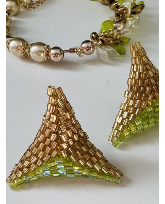 Комплект браслет та сережки із натуральних перлин та бісеру