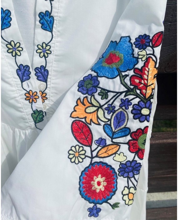 Сукня - вишиванка з квітами